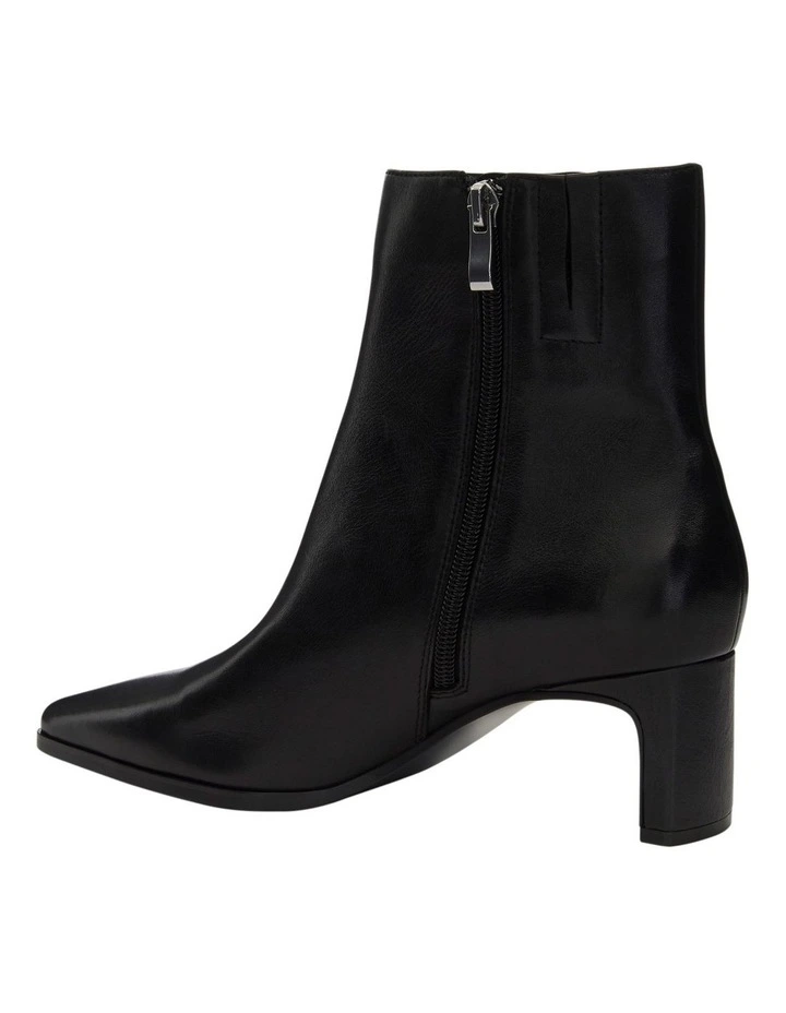 Vanta Boots in Black Leather image 3