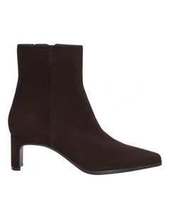 Vanta Boots in Chocolate Suede