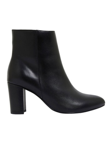 Black Glove colour