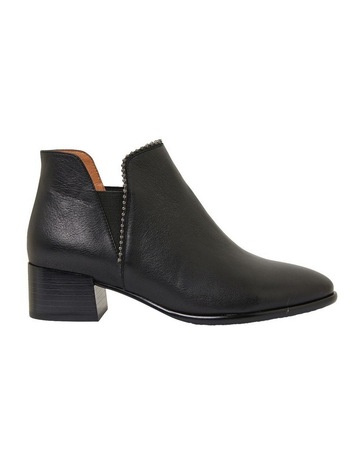 Black Glove colour