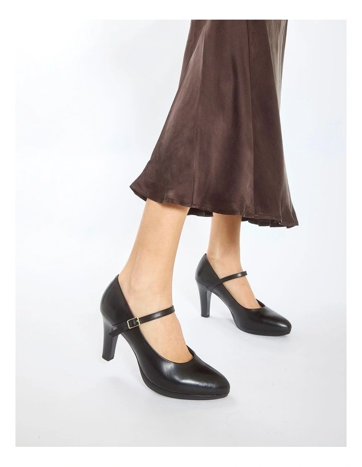 Otis Heeled Shoes in Black Leather image 2