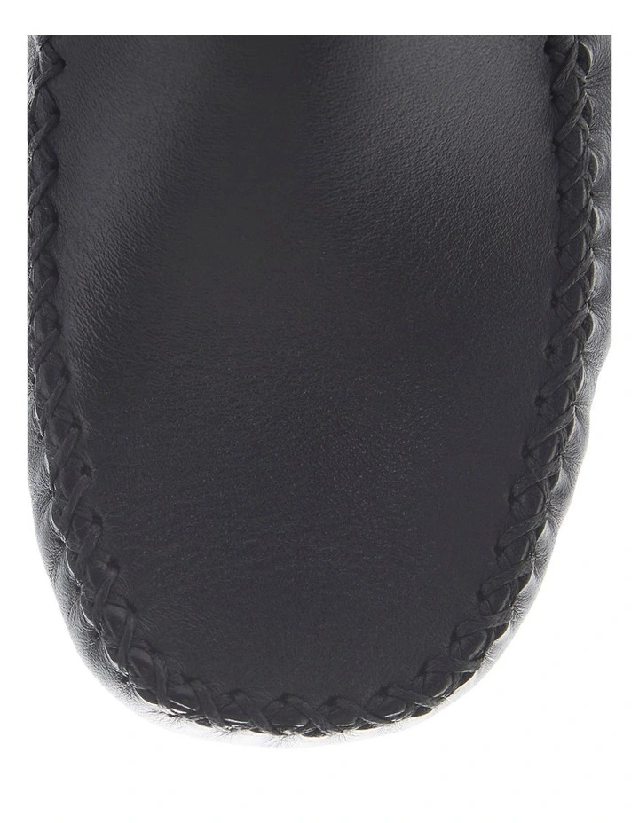 Sicily Flat Shoes in Black Leather image 4