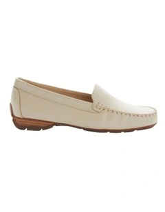 Sicily Loafers in Nude Leather