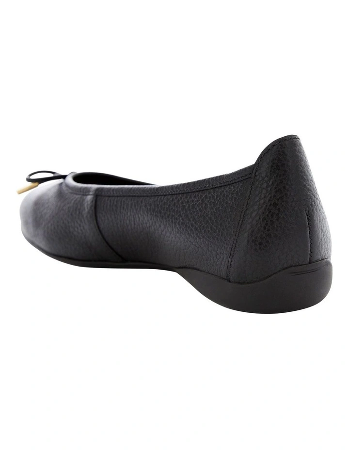 Azaria Flat Shoes in Black Leather image 3
