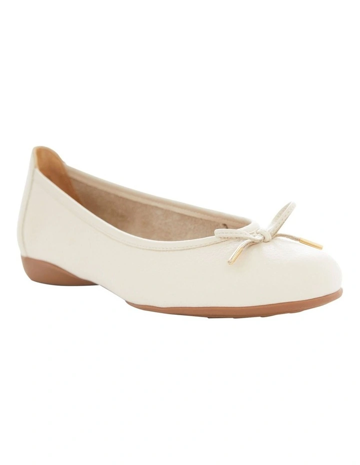 Azaria Flat Shoes in Bone Leather image 2