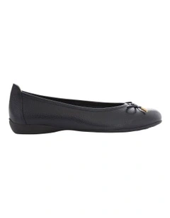 Azaria Flat Shoes in Navy Leather