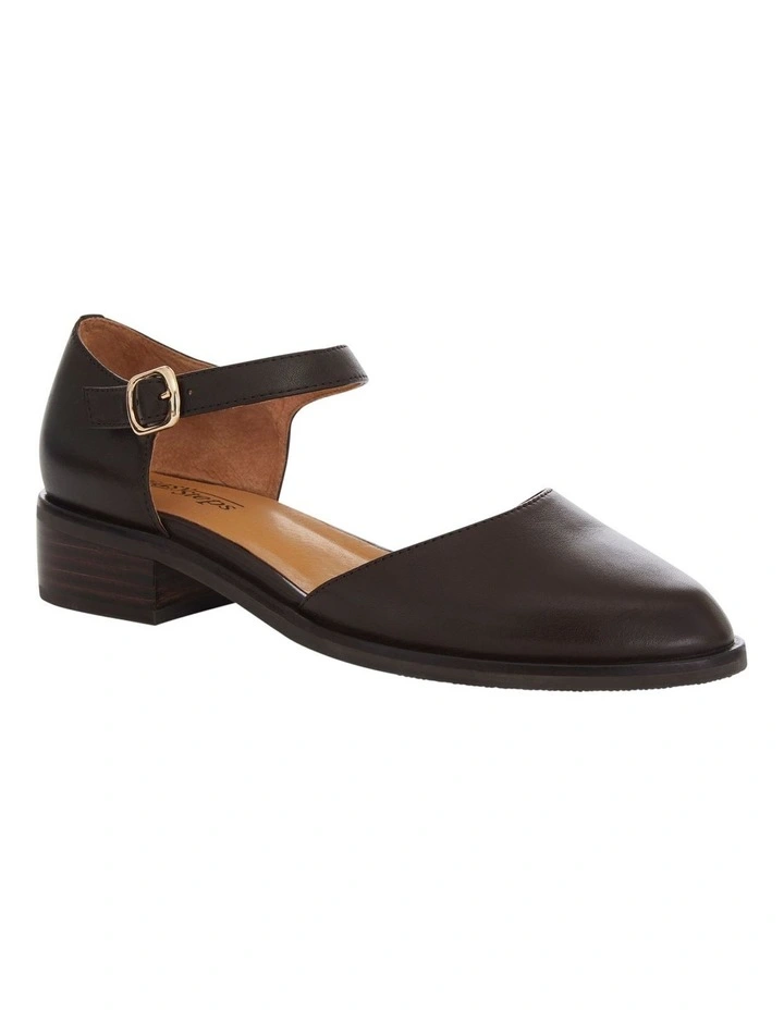 Jesinta Flat Shoes in Chocolate Leather image 2