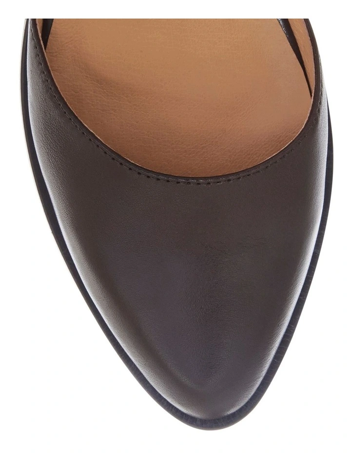 Jesinta Flat Shoes in Chocolate Leather image 4