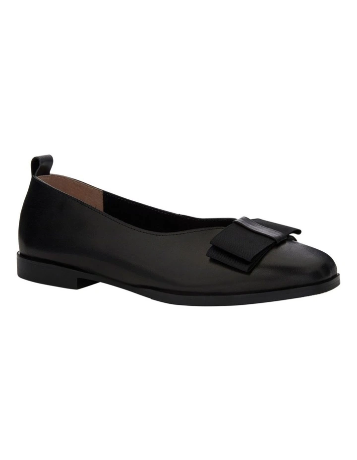 Darling Flat Shoes in Black Leather image 2