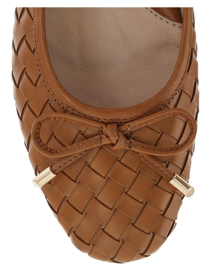 Alison Leather Flat Shoes in Tan Weave image 5