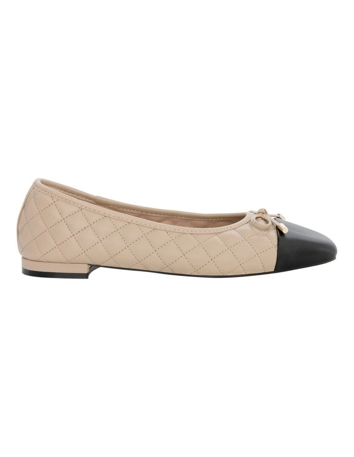 Belgium Ballet Flats in Black Leather / Nude image 1