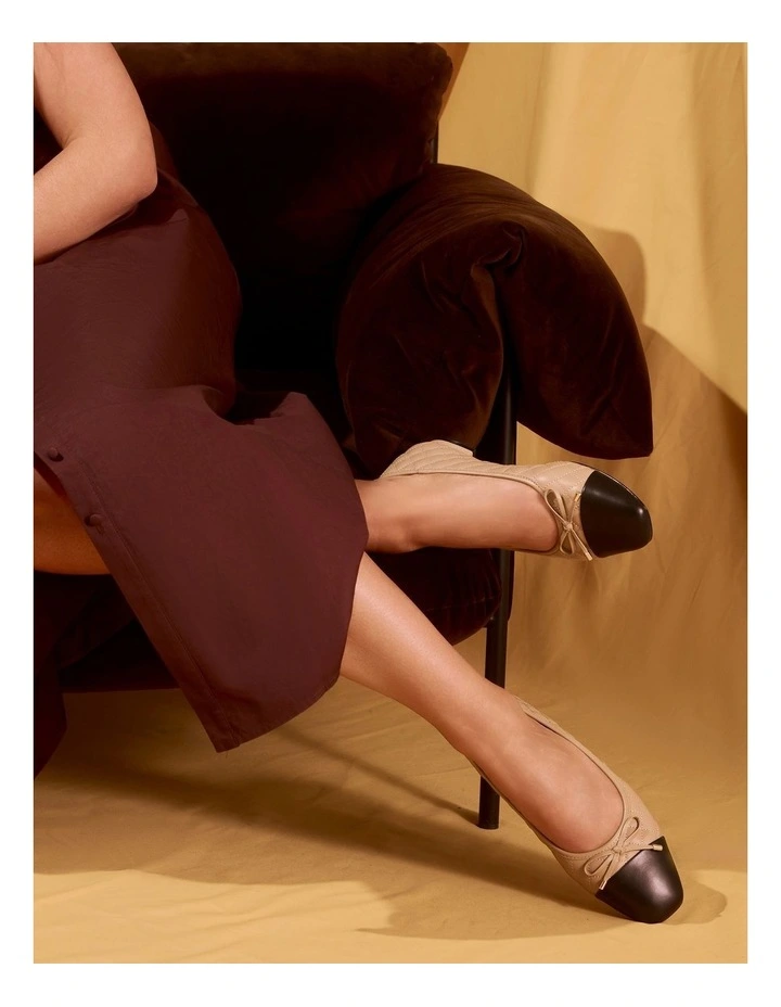 Belgium Ballet Flats in Black Leather / Nude image 2