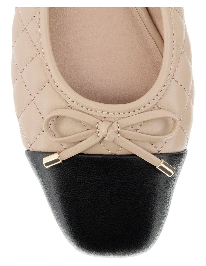 Belgium Ballet Flats in Black Leather / Nude image 4