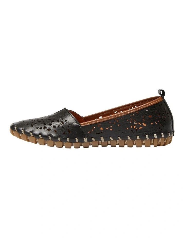 Tilly Flat Shoes in Black/Tan Leather image 3