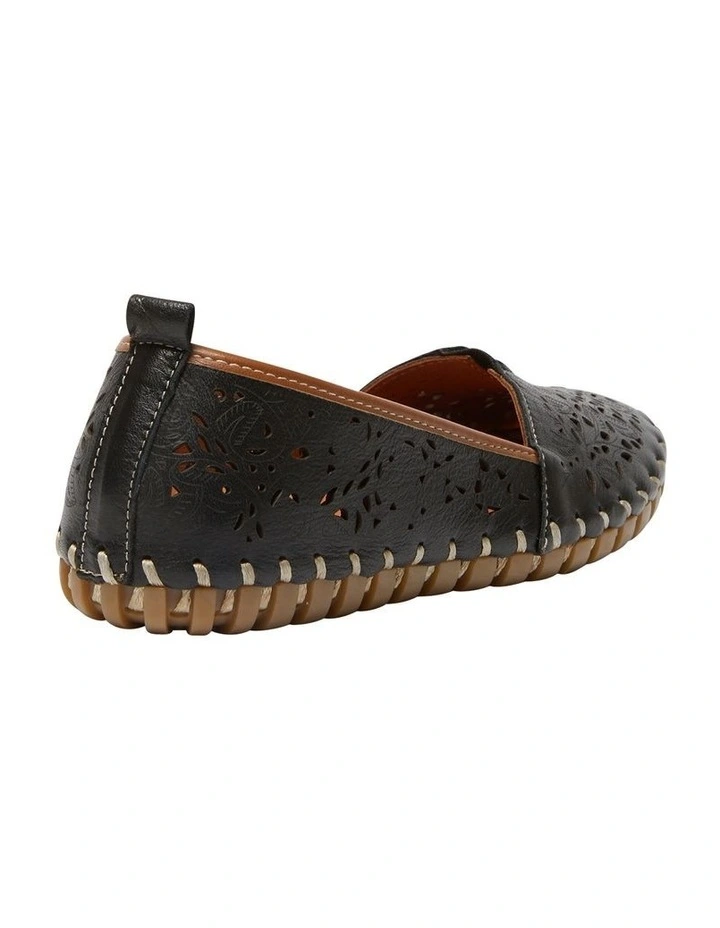 Tilly Flat Shoes in Black/Tan Leather image 4