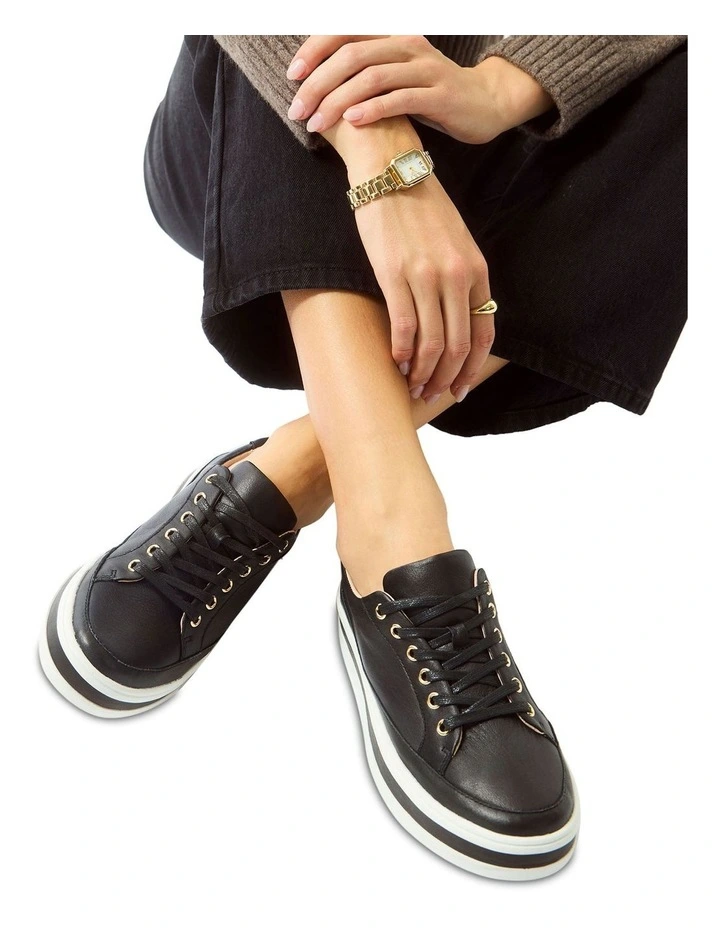 Uruguay Sneakers in Black Leather image 2