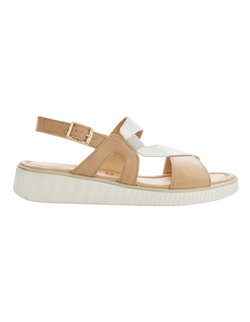 Camel Glove/White colour