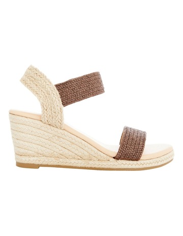 Chocolate Raffia colour