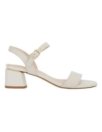 IVORY GLOVE colour