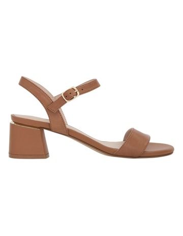 TAN GLOVE colour