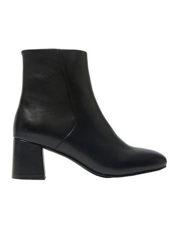 Dakota Boots in Chocolate Leather