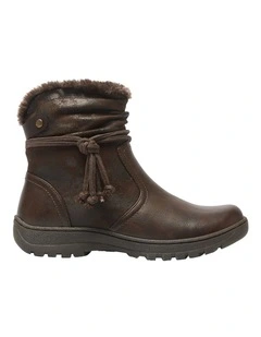 Eskimo Boots in Chocolate Micro