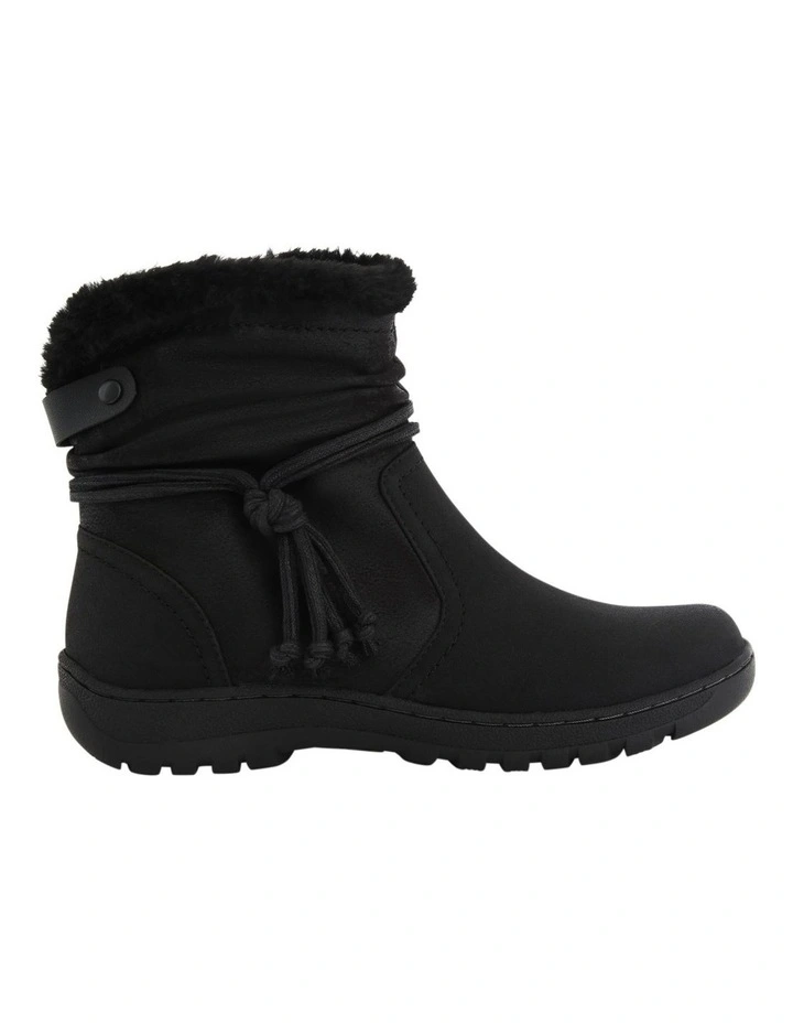 Eskimo Boots in Black Black image 1