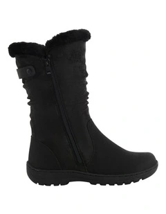 Element Boots in Black Black
