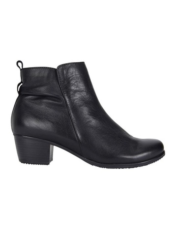 Black Glove colour