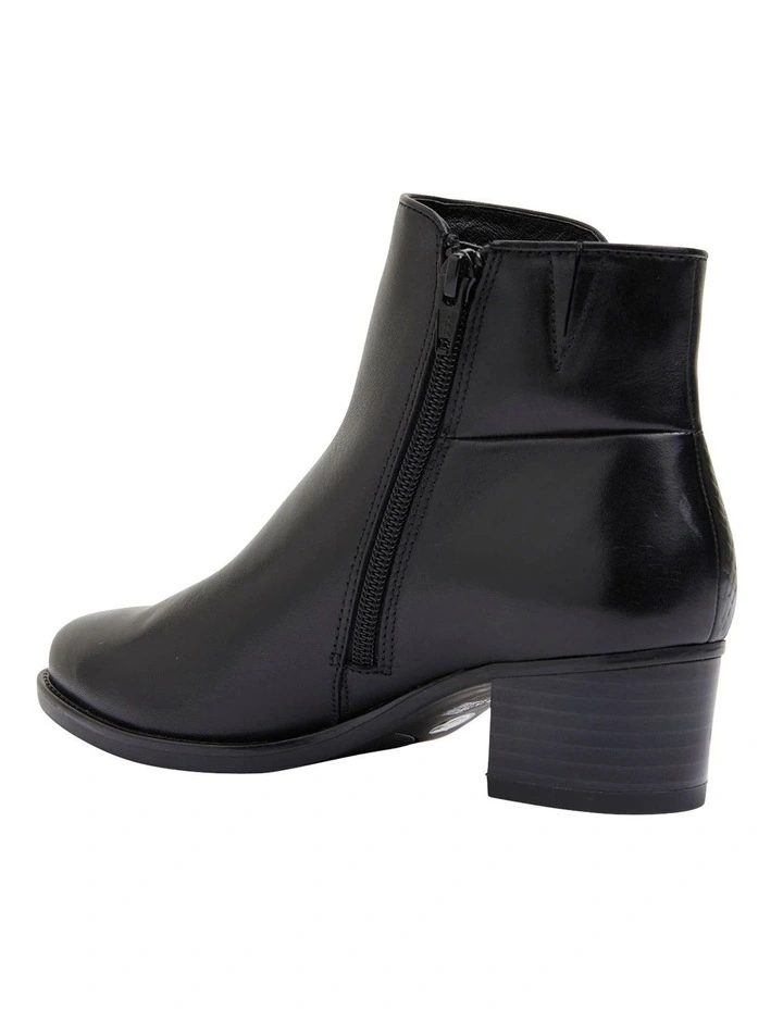 Dapper Glove Boots in Black image 5