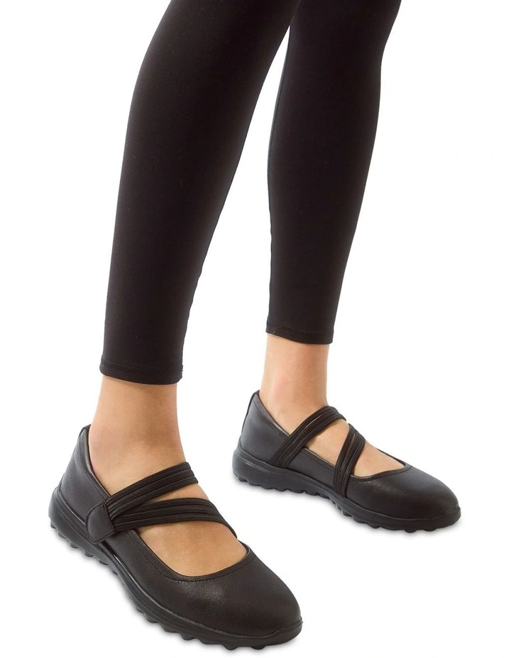 Olsen Sneakers in Black image 2