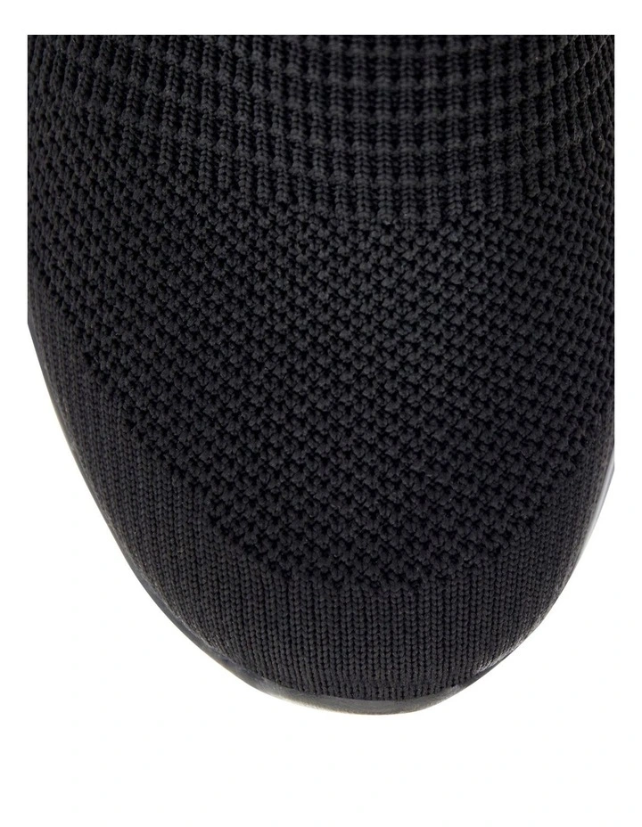 Yard Sneakers in Black image 4