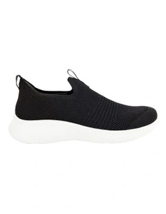 Yard Sneakers in Black