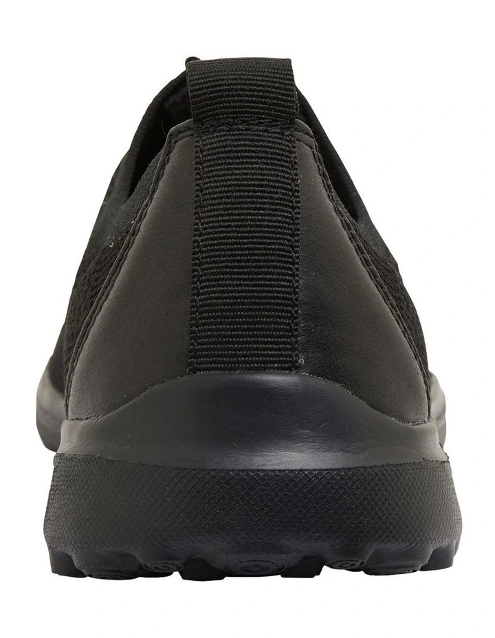 Oberon Sneakers in Black Black image 5