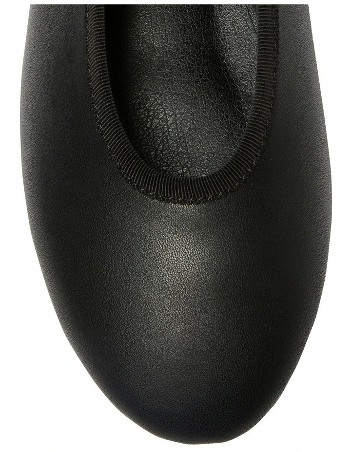 Robyn Flat Shoes in Black image 7
