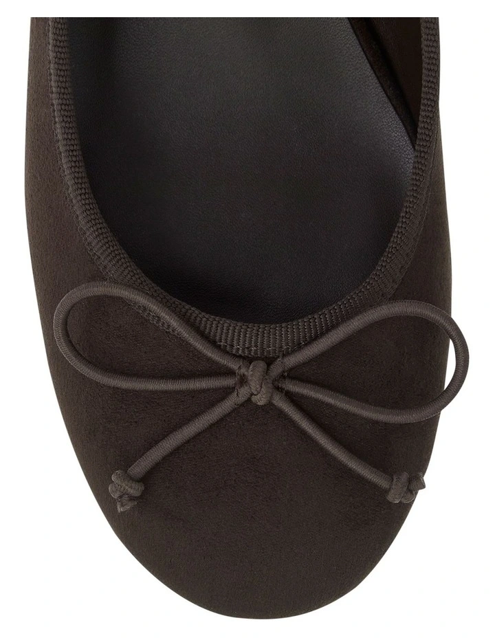 Janet Heeled Shoes in Chocolate Micro image 4