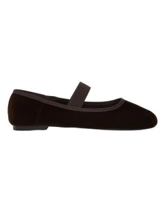 Roxana Flat Shoes in Chocolate Velvet