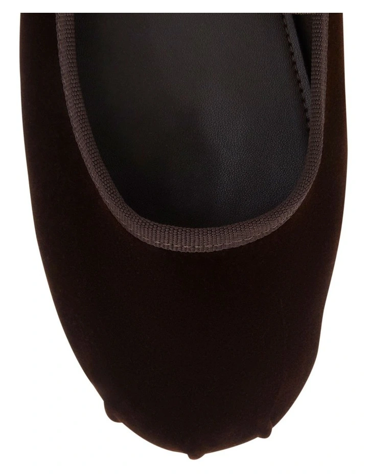 Roxana Flat Shoes in Chocolate Velvet image 4