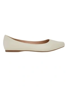Joyce Flat Shoes in Ivory