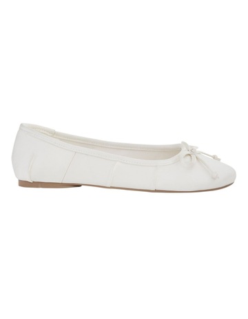 Ivory Satin colour