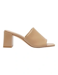 Geri Sandals in Nude
