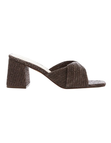 Chocolate Raffia colour