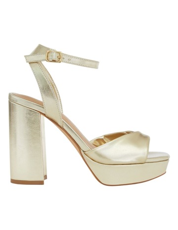 Lapelle Sandals in Soft Gold
