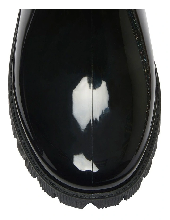 Cloudy Gumboots in Black Shiny image 7