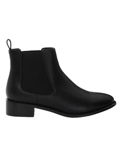 Denzel Boots in Black