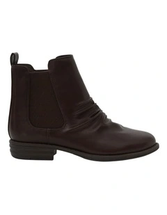 Scout Ankle Boots in Chocolate