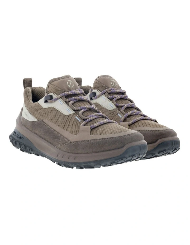 ULT-Trn Leather Sneakers in Beige image 7