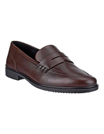Dress Classic 15 Loafer in Brown