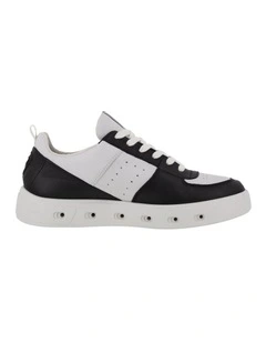 Street 720 Sneaker in Black