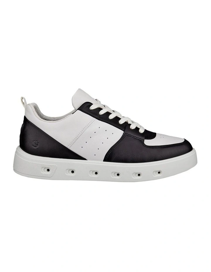 Street 720 Sneaker in Black image 6